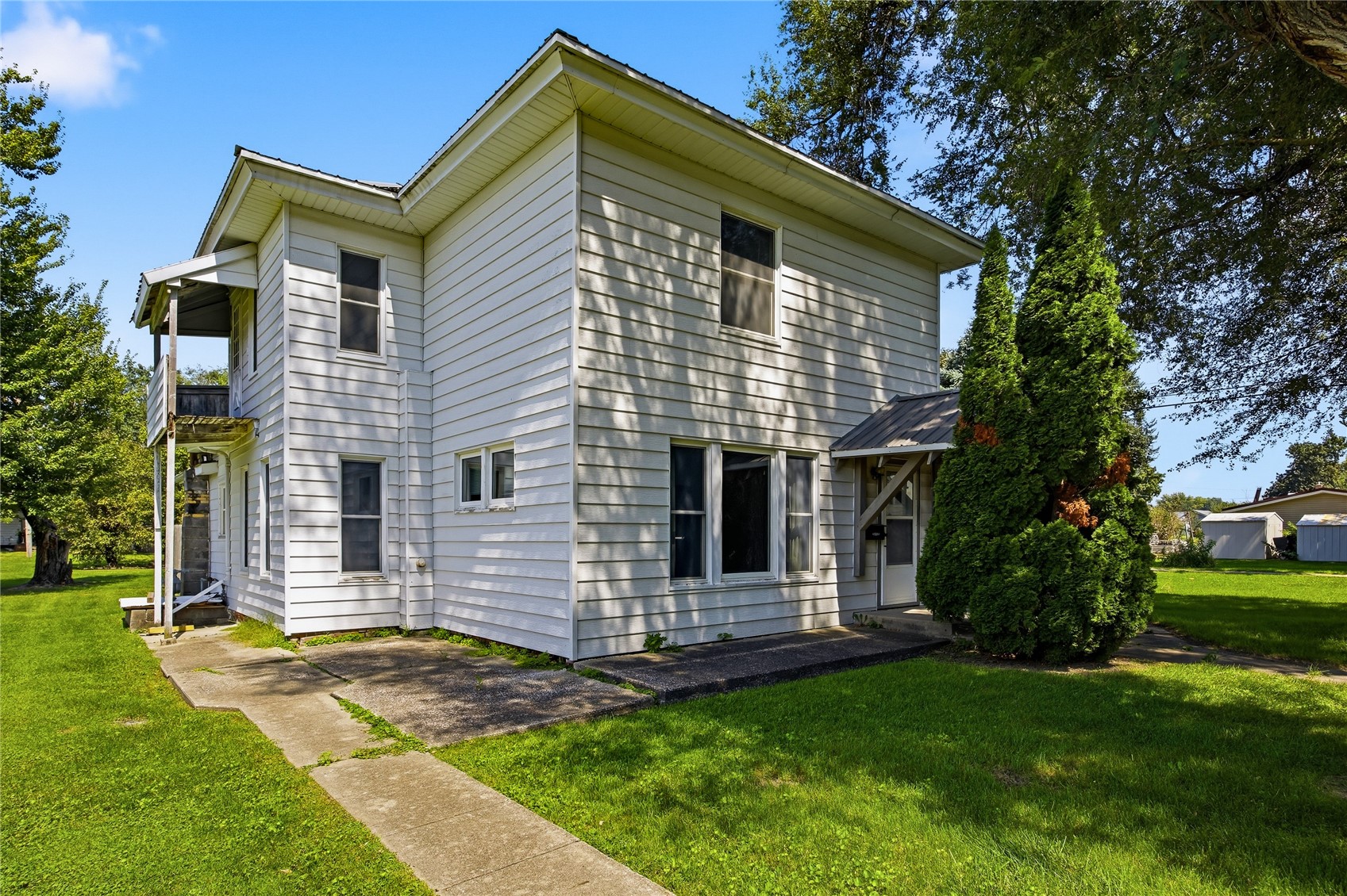 604 7th Street Belle Plaine IA 52208