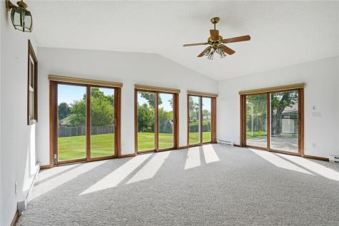 3904 Sally Drive NE Cedar Rapids IA 52402