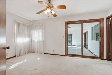 3904 Sally Drive NE Cedar Rapids IA 52402