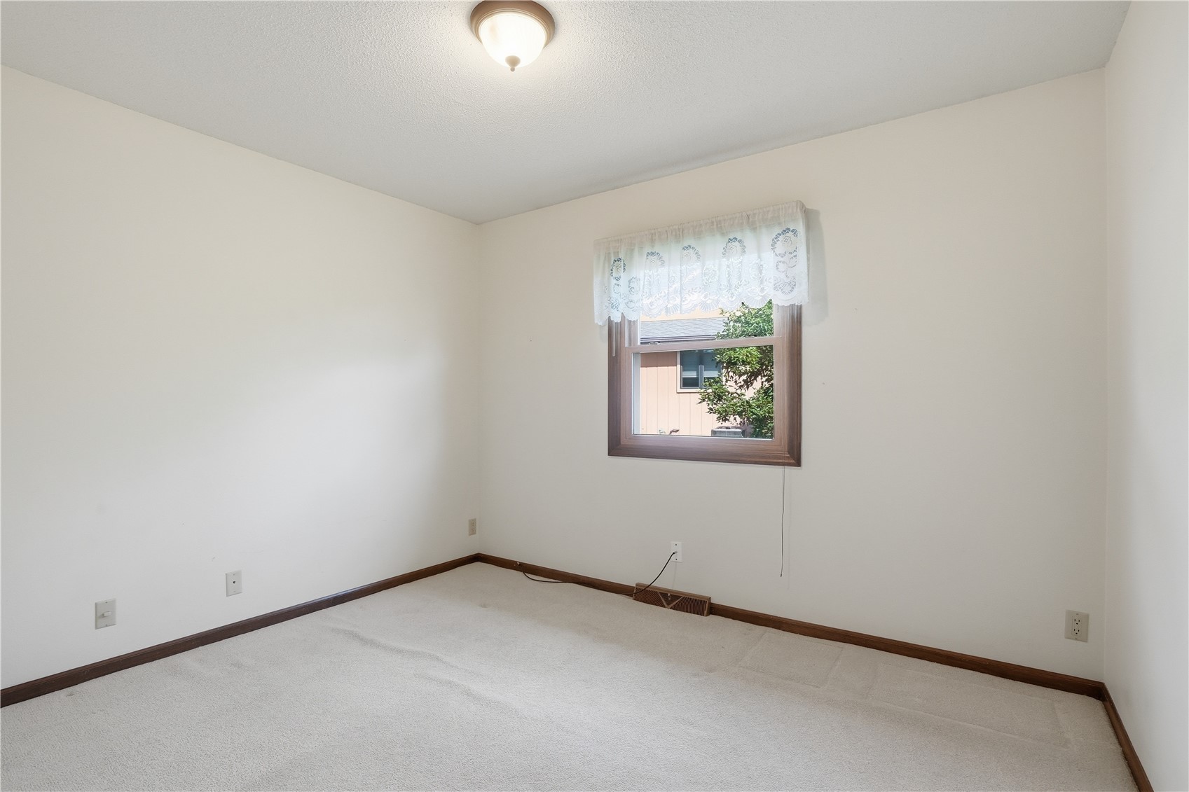 3904 Sally Drive NE Cedar Rapids IA 52402