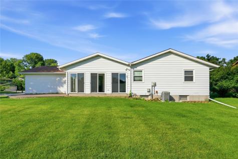 3904 Sally Drive NE Cedar Rapids IA 52402