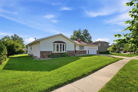 3904 Sally Drive NE Cedar Rapids IA 52402