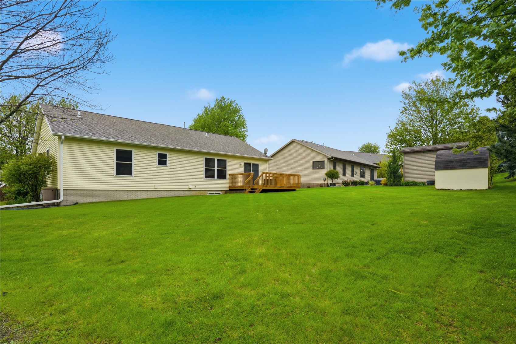 604 Redbird Run Tiffin IA 52340