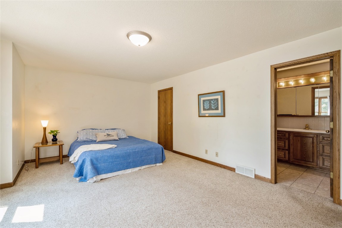 4276 Cottage Grove Parkway SE Cedar Rapids IA 52403