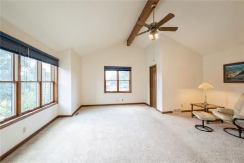 4276 Cottage Grove Parkway SE Cedar Rapids IA 52403