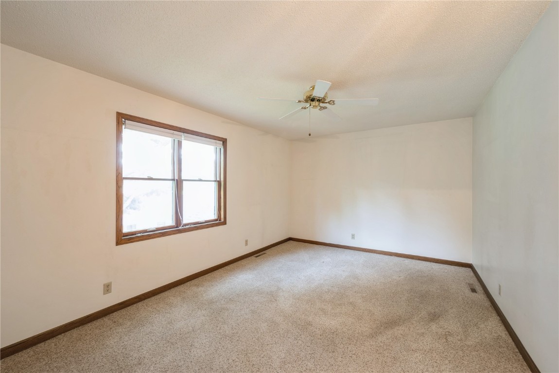 4276 Cottage Grove Parkway SE Cedar Rapids IA 52403