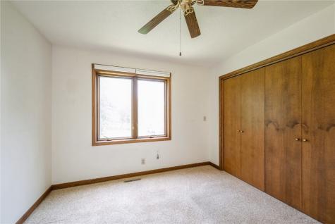 4276 Cottage Grove Parkway SE Cedar Rapids IA 52403