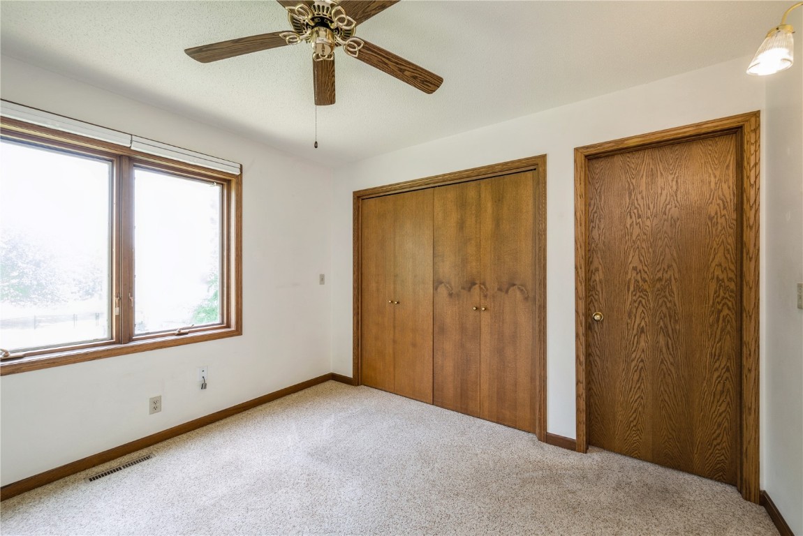 4276 Cottage Grove Parkway SE Cedar Rapids IA 52403