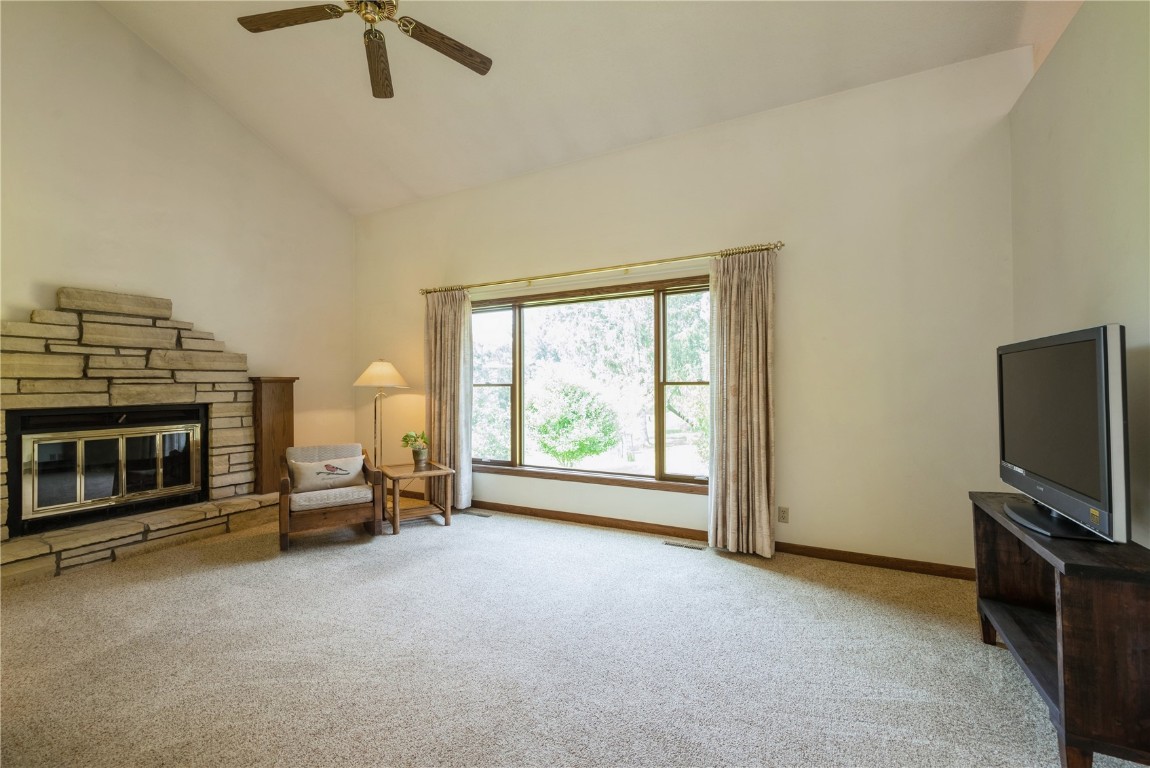 4276 Cottage Grove Parkway SE Cedar Rapids IA 52403