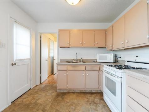 4851 Ford Avenue NW Cedar Rapids IA 52405