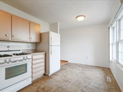 4851 Ford Avenue NW Cedar Rapids IA 52405