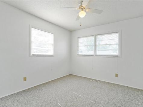 4851 Ford Avenue NW Cedar Rapids IA 52405