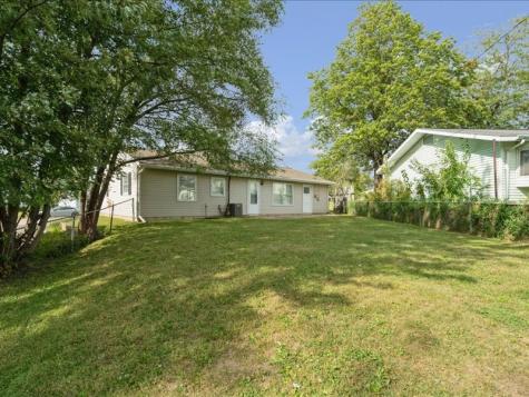 4851 Ford Avenue NW Cedar Rapids IA 52405
