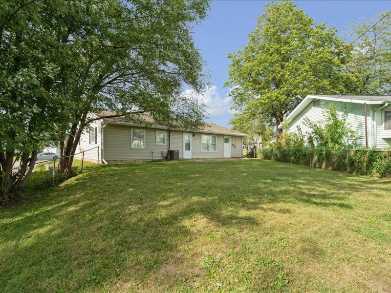 4851 Ford Avenue NW Cedar Rapids IA 52405