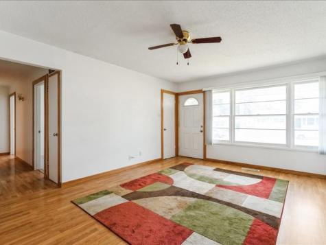 4851 Ford Avenue NW Cedar Rapids IA 52405