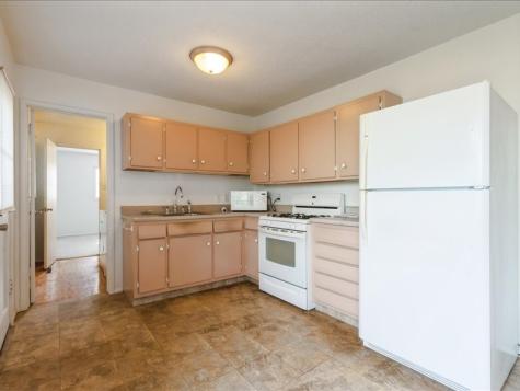 4851 Ford Avenue NW Cedar Rapids IA 52405