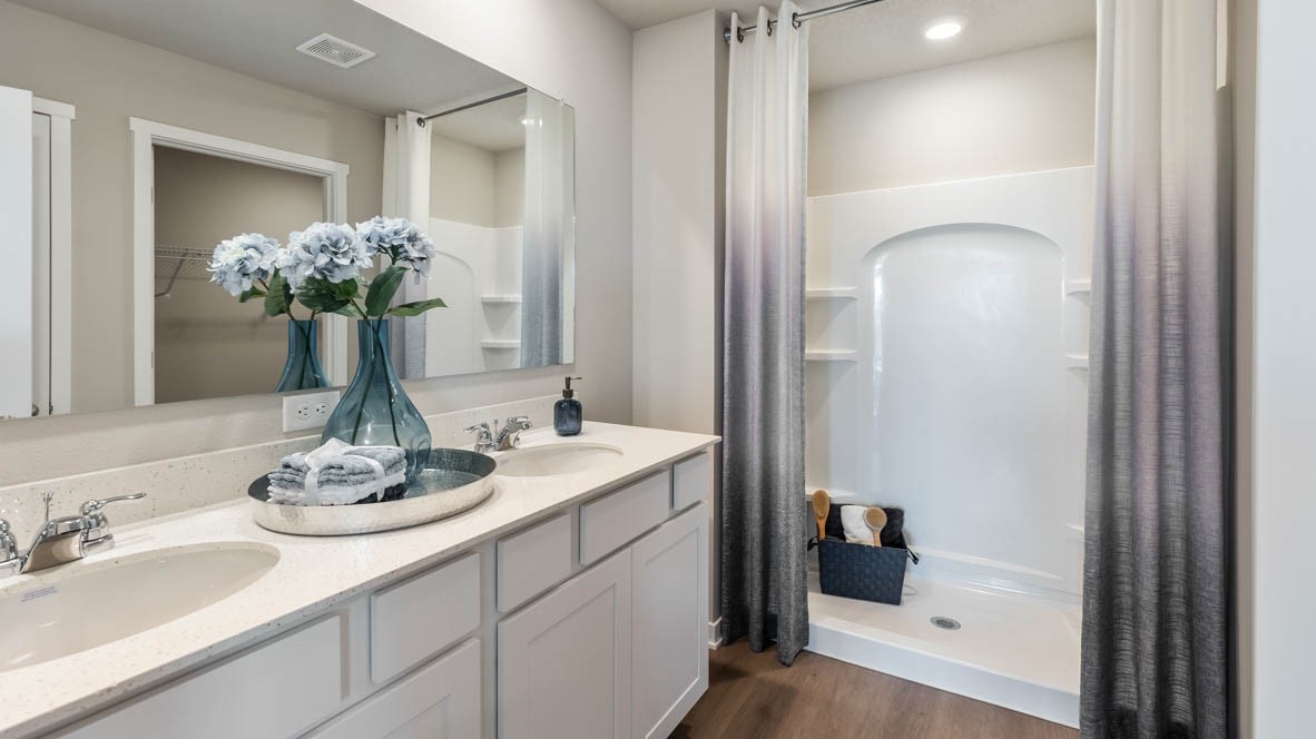 2770 Cecelia Drive Hiawatha IA 52233