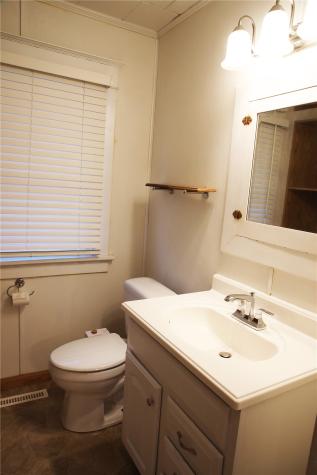832 Daniels Street NE Cedar Rapids IA 52402