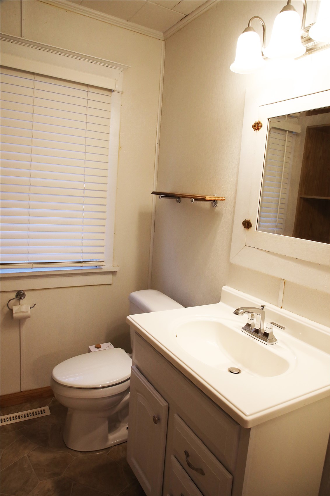 832 Daniels Street NE Cedar Rapids IA 52402