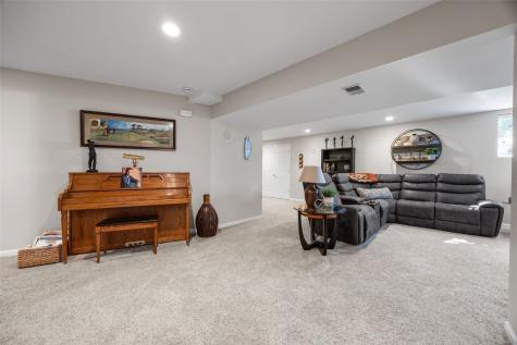 2055 Newcastle Road Marion IA 52302