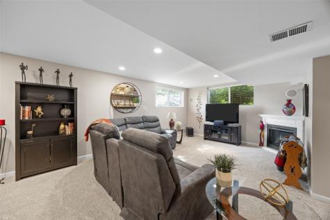 2055 Newcastle Road Marion IA 52302