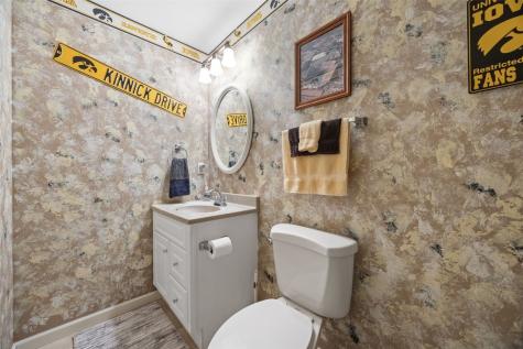 2055 Newcastle Road Marion IA 52302