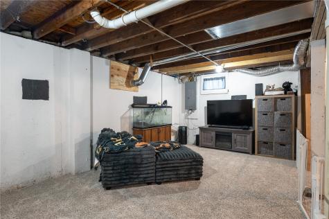 1675 9th Street NW Cedar Rapids IA 52405