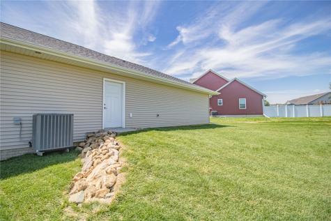 698 Wild Pine Court Springville IA 52336