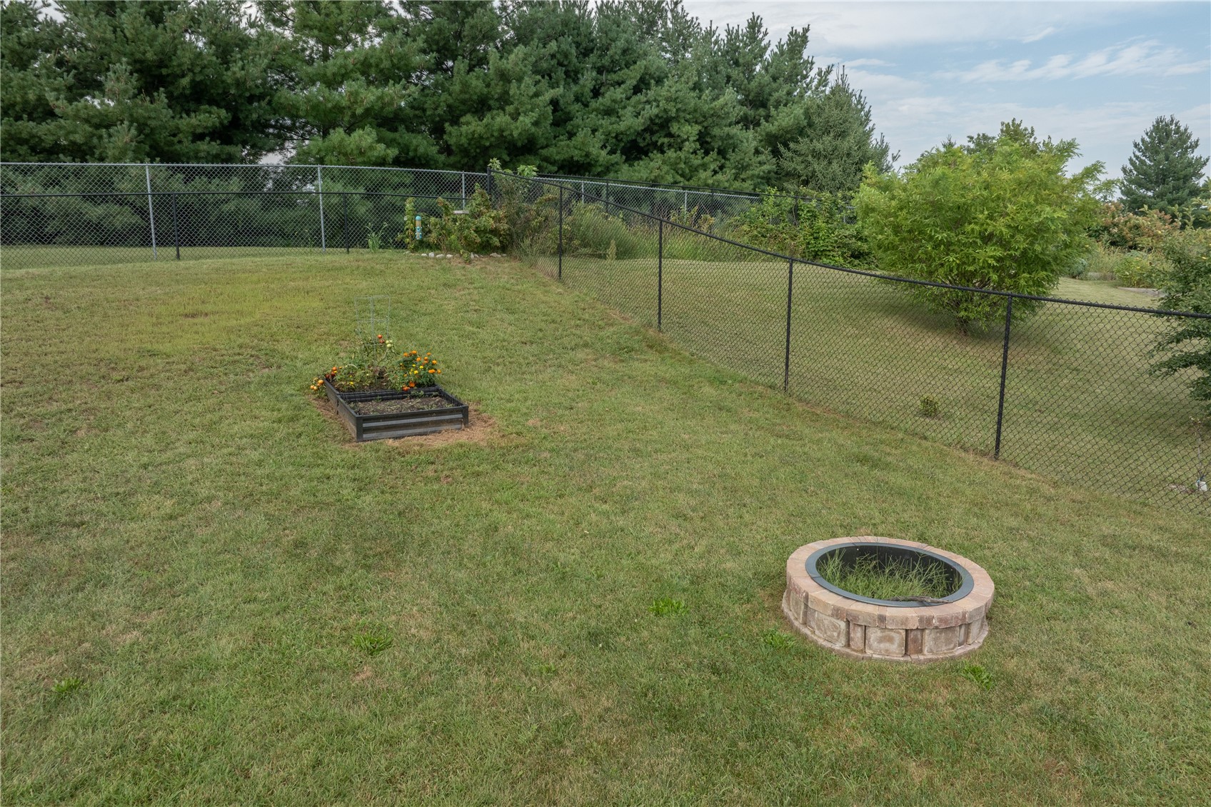 2520 Shaman Avenue SW Cedar Rapids IA 52404