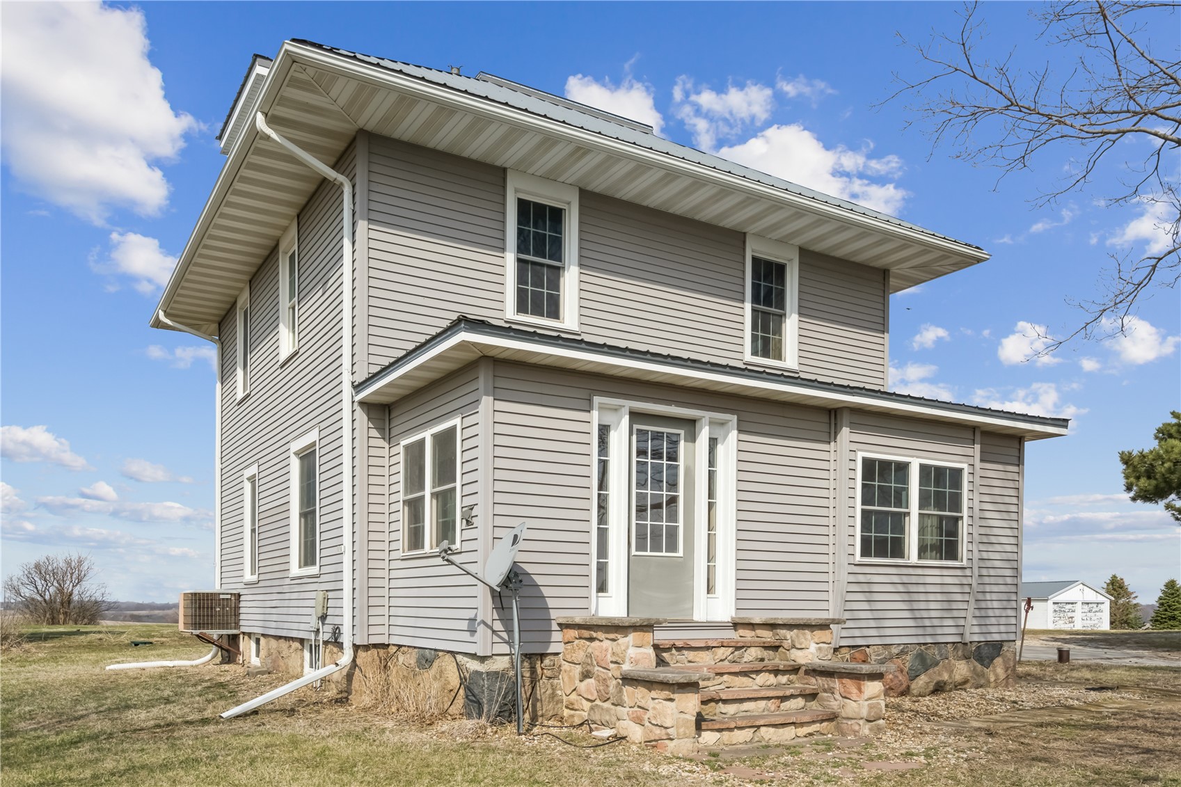 4145 Grubbs Creek Road Center Point IA 52213