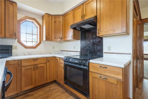 4145 Grubbs Creek Road Center Point IA 52213