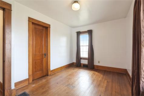4145 Grubbs Creek Road Center Point IA 52213