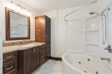 4145 Grubbs Creek Road Center Point IA 52213