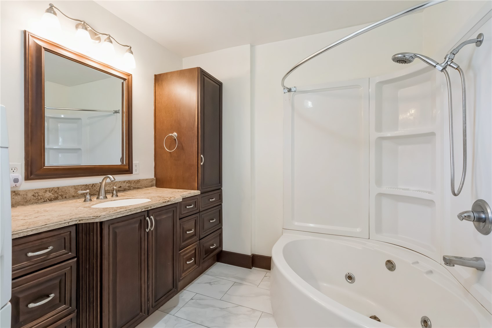 4145 Grubbs Creek Road Center Point IA 52213
