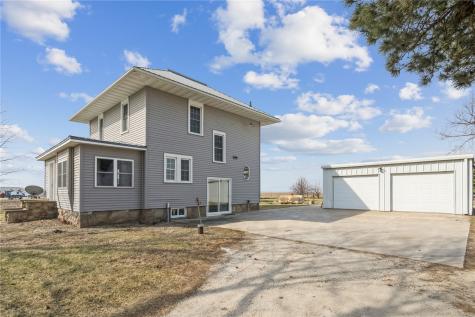 4145 Grubbs Creek Road Center Point IA 52213