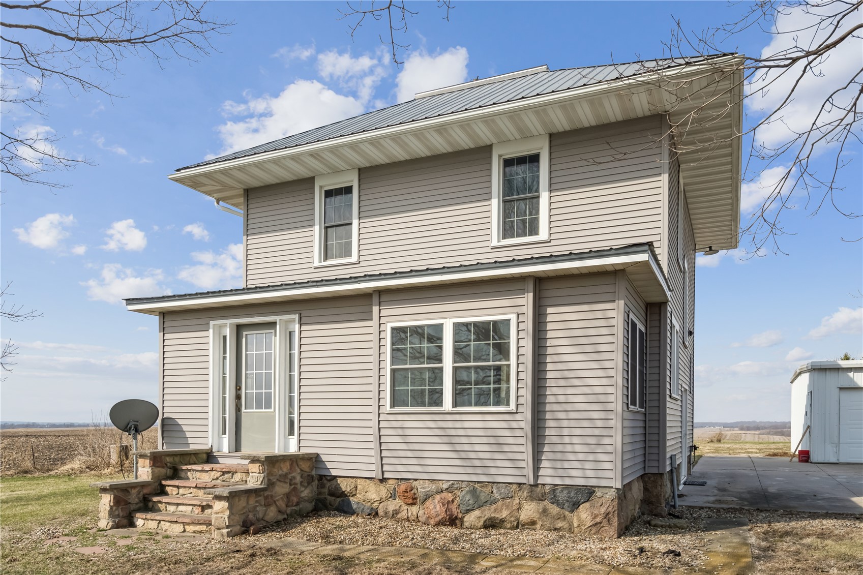 4145 Grubbs Creek Road Center Point IA 52213