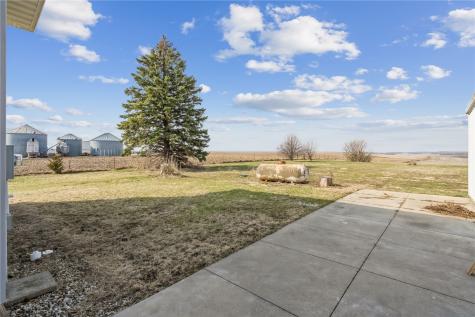 4145 Grubbs Creek Road Center Point IA 52213
