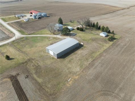 4145 Grubbs Creek Road Center Point IA 52213