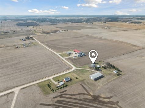 4145 Grubbs Creek Road Center Point IA 52213