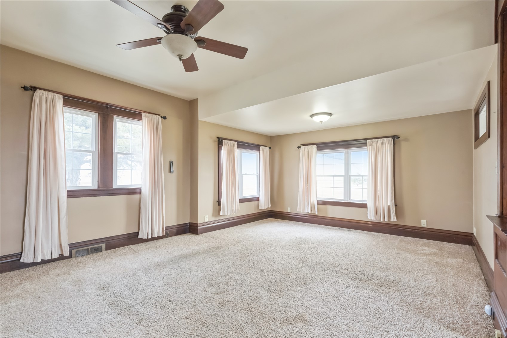 4145 Grubbs Creek Road Center Point IA 52213