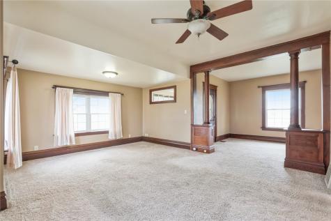 4145 Grubbs Creek Road Center Point IA 52213