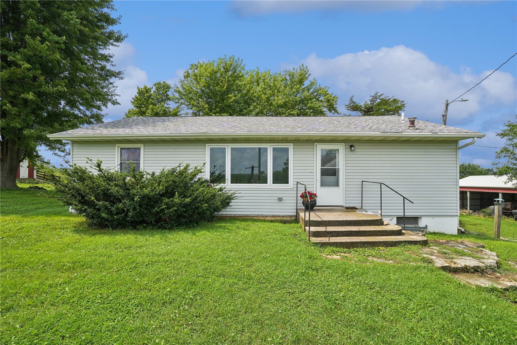 1506 Horn Road Mt Vernon IA 52314