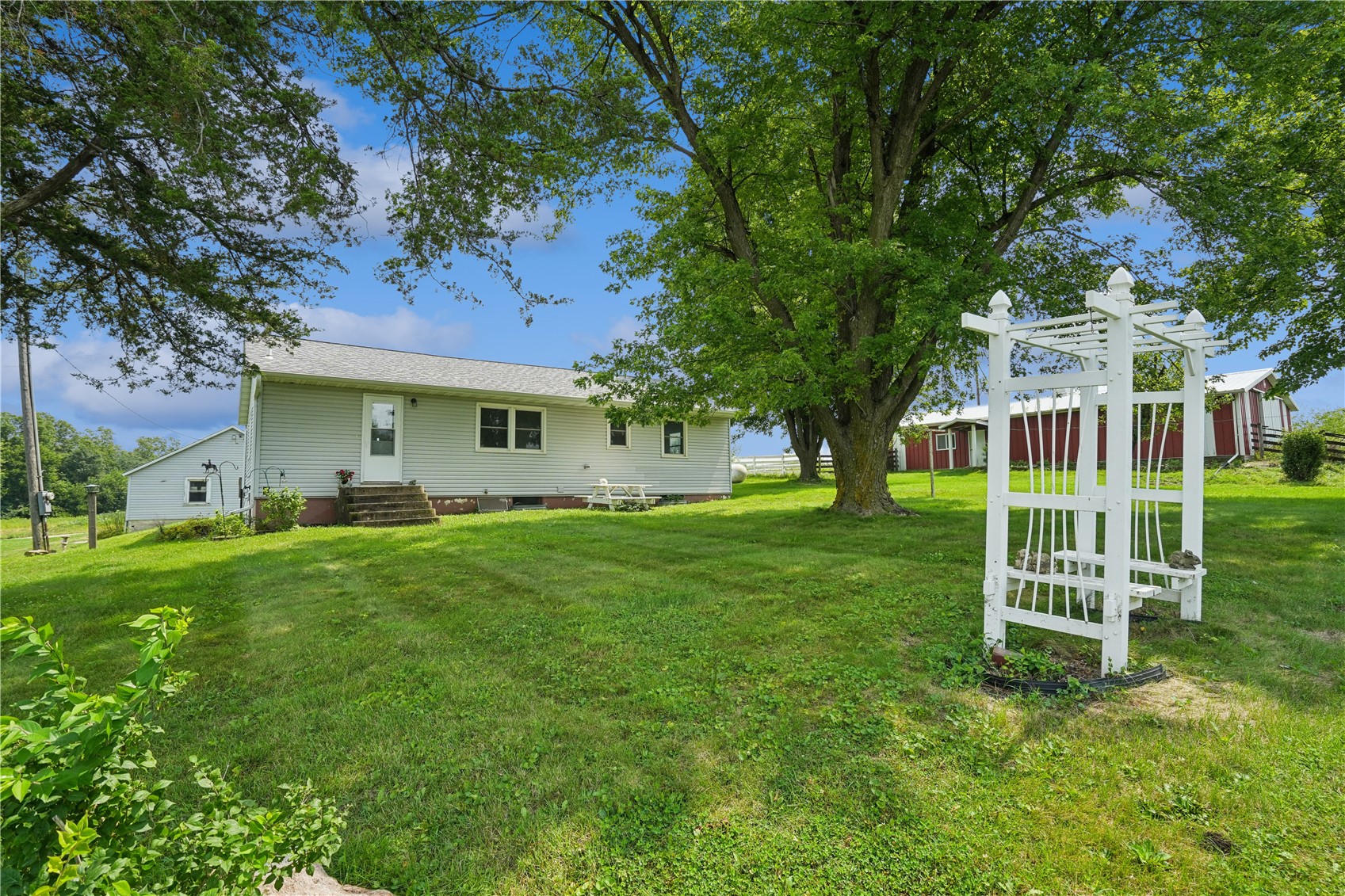 1506 Horn Road Mt Vernon IA 52314