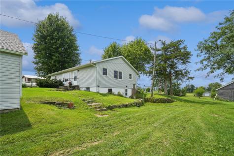 1506 Horn Road Mt Vernon IA 52314