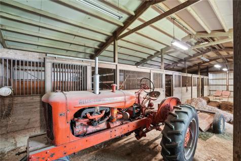 1506 Horn Road Mt Vernon IA 52314