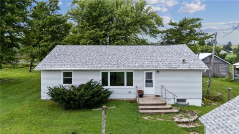 1506 Horn Road Mt Vernon IA 52314