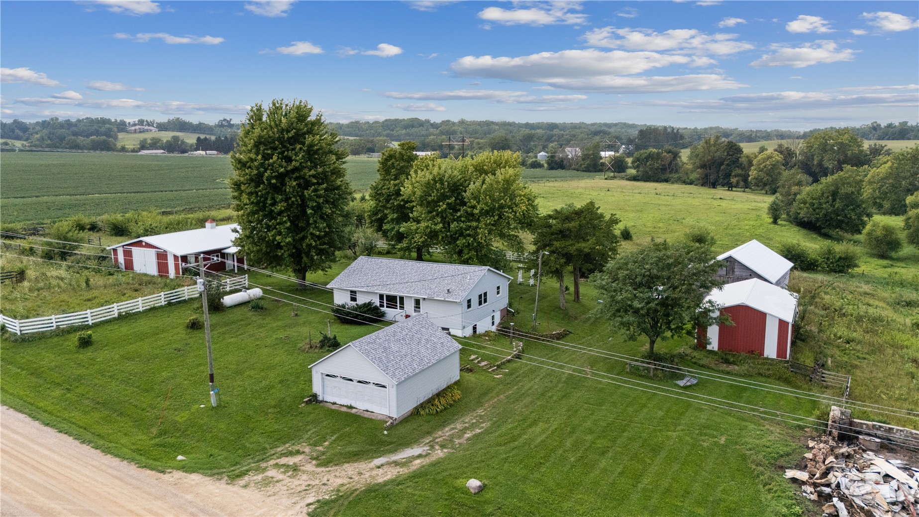 1506 Horn Road Mt Vernon IA 52314