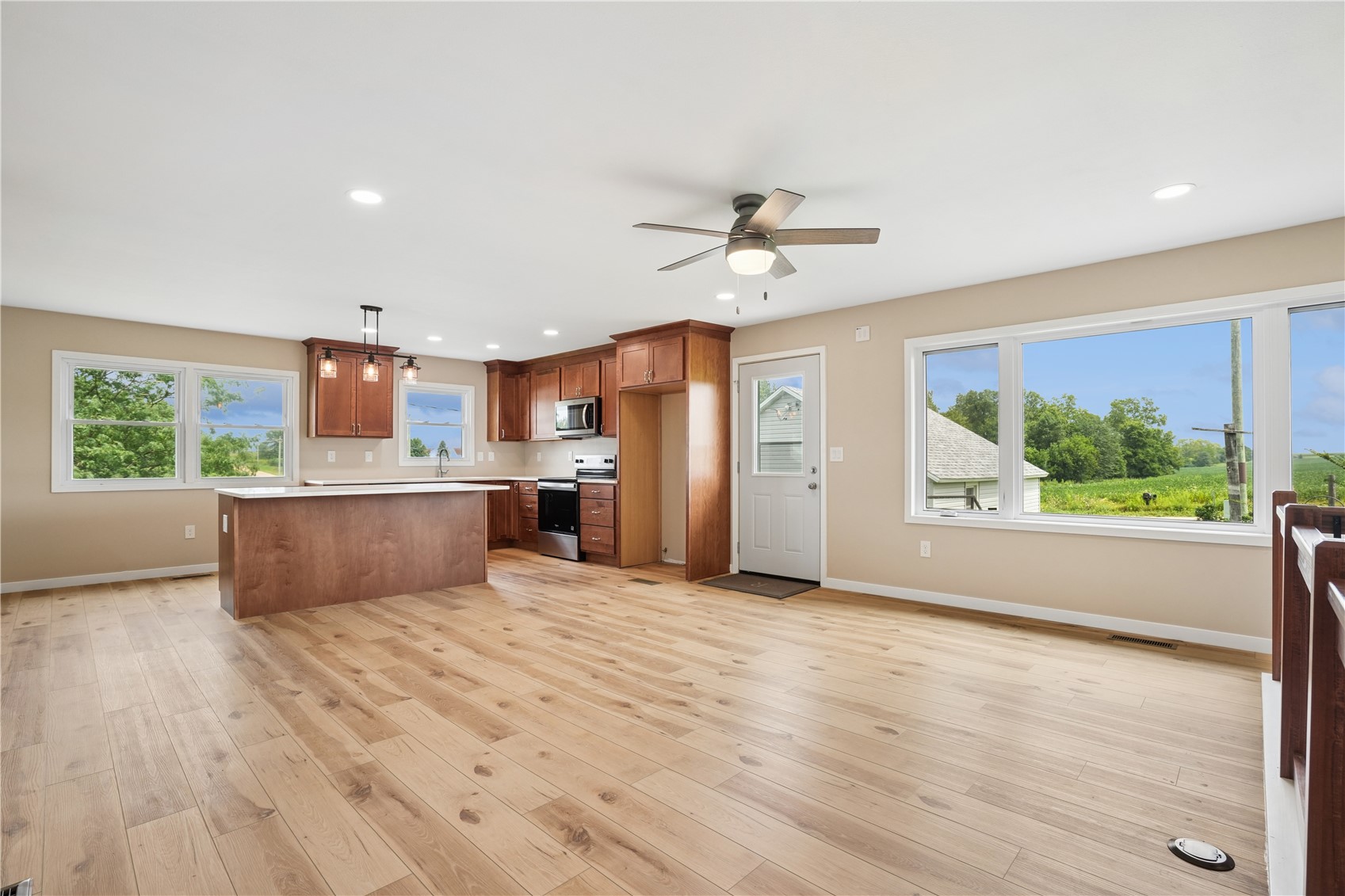 1506 Horn Road Mt Vernon IA 52314