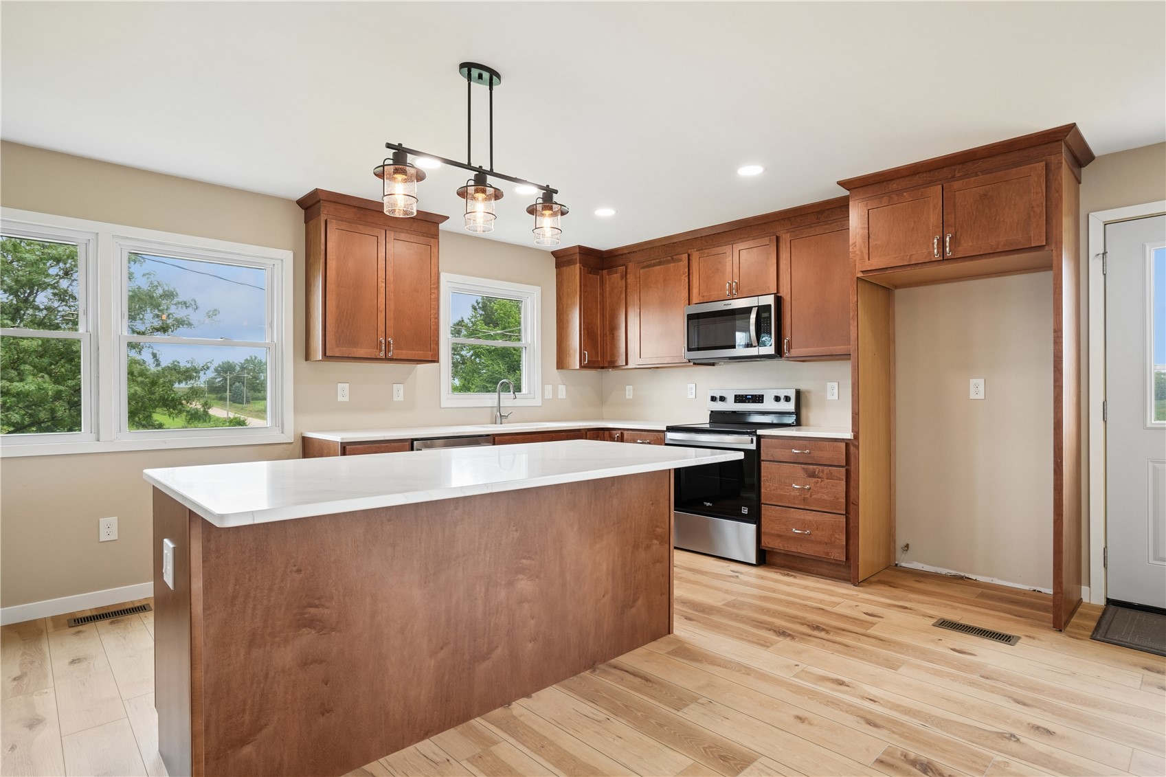 1506 Horn Road Mt Vernon IA 52314