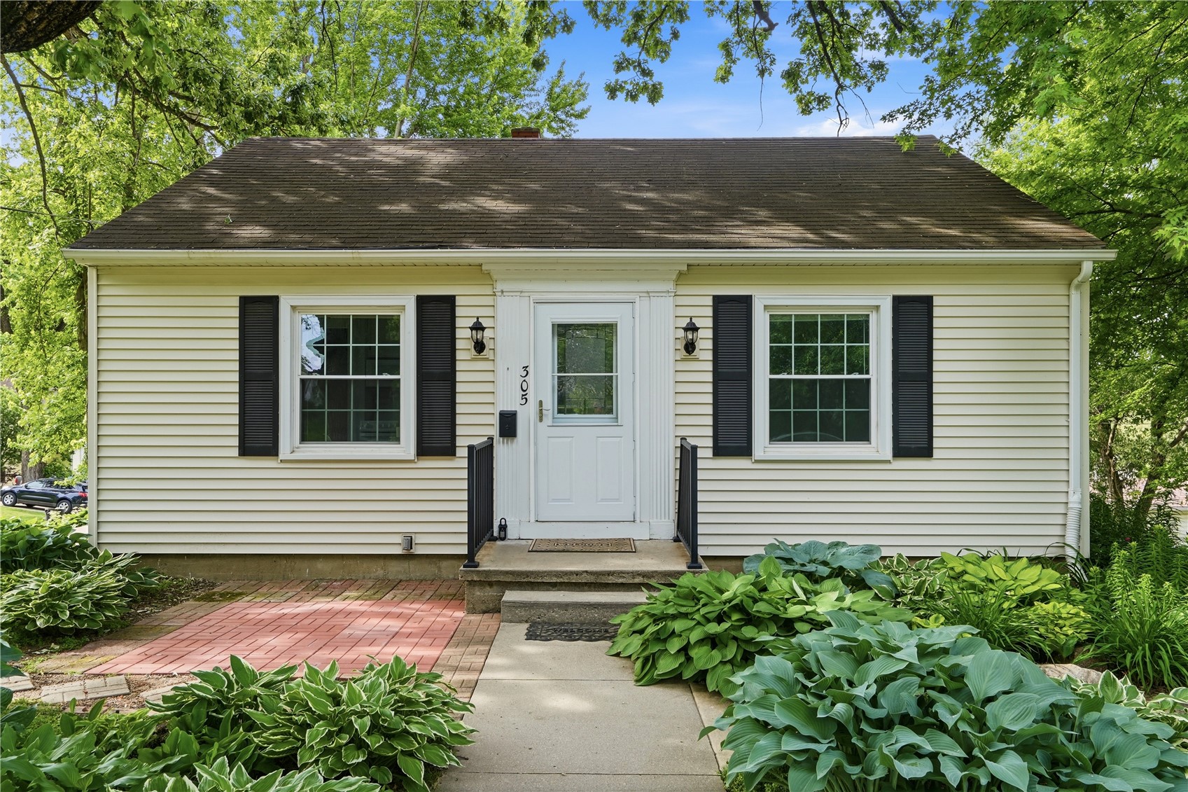 305 E Cedar Street Anamosa IA 52205